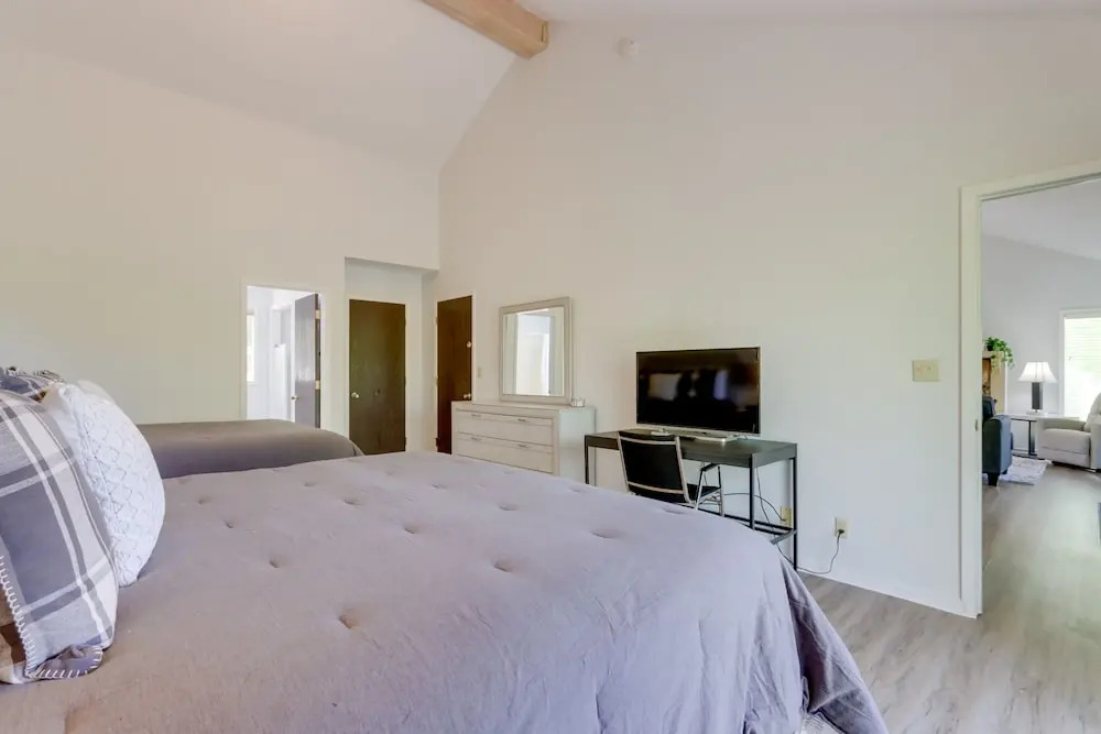 Osage Beach Vacation Rental w/ Deck & Grill