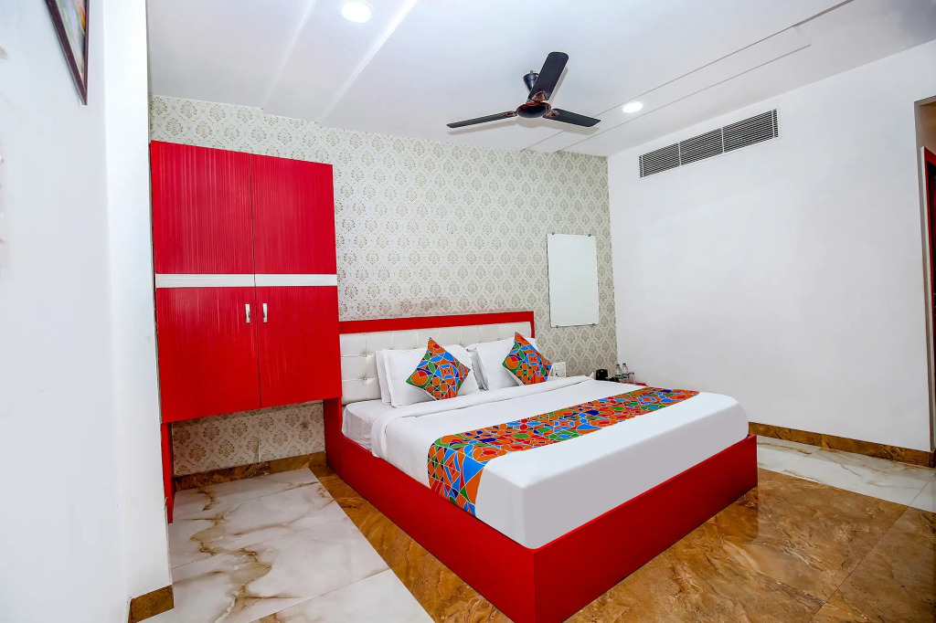 FabHotel Golden Temple I