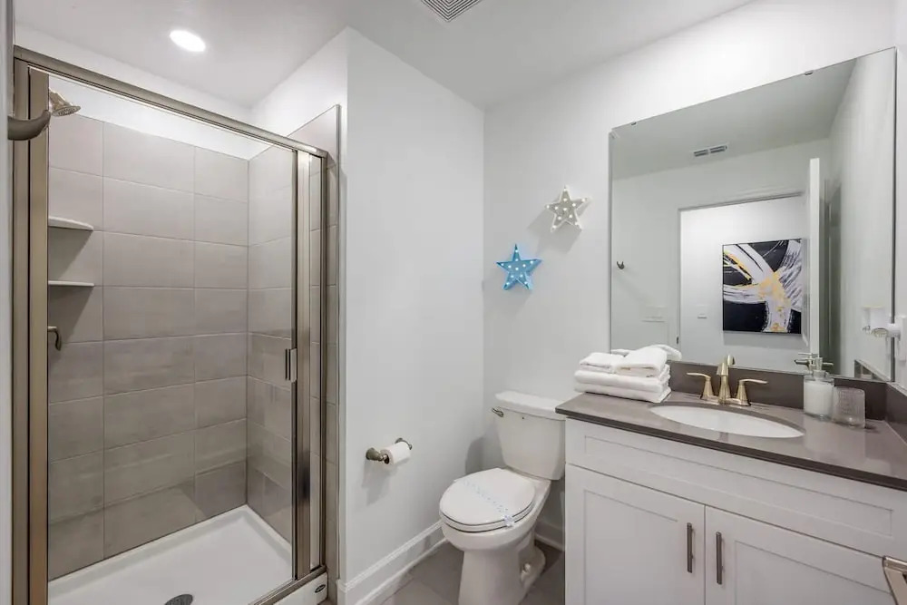 Luxury Chic Modern Home Prime Location