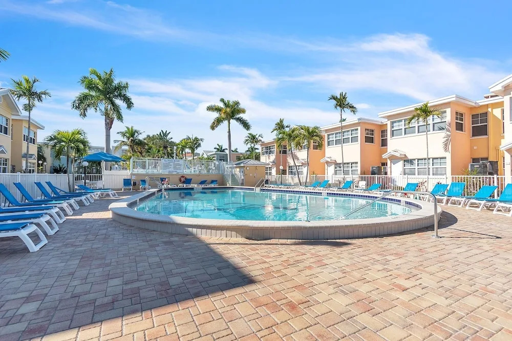 Barefoot Beach Resort A105