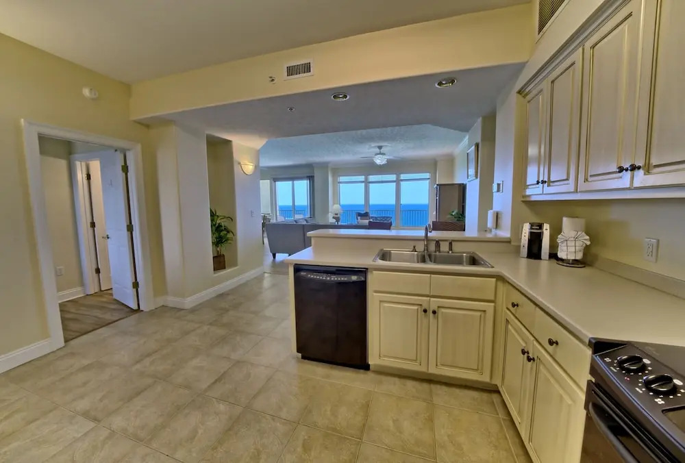 Luxurious Tropical Condo with Breathtaking Gulf View - Unit 2006 by RedAwning