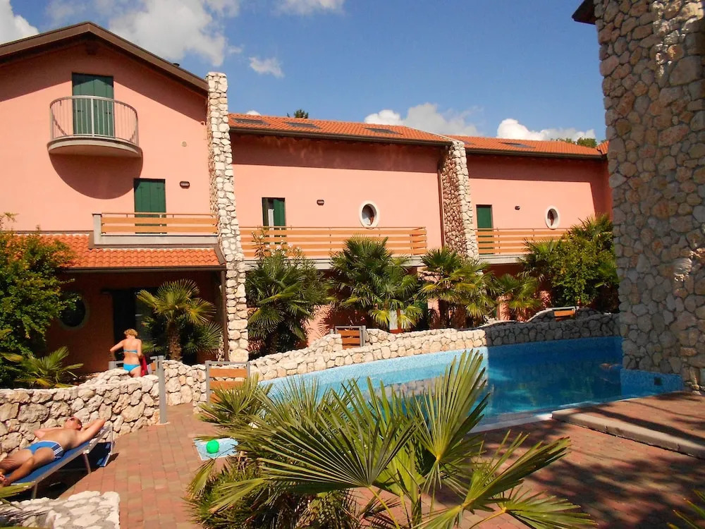 Spacious Villa With Pool