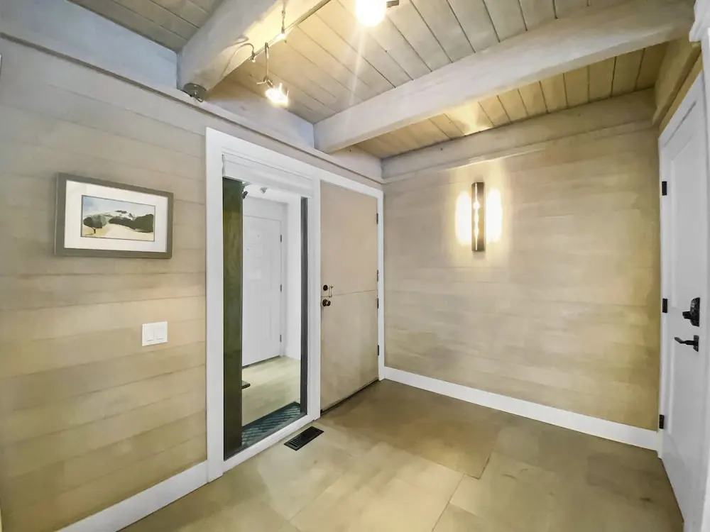 Mill Run 17 2 Bedroom Townhouse by RedAwning