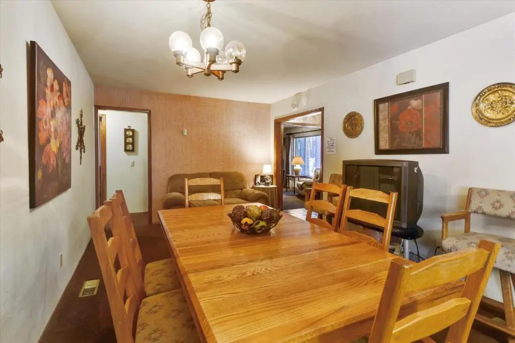 Close to Heavenly, Pet Friendly Steps to the River
