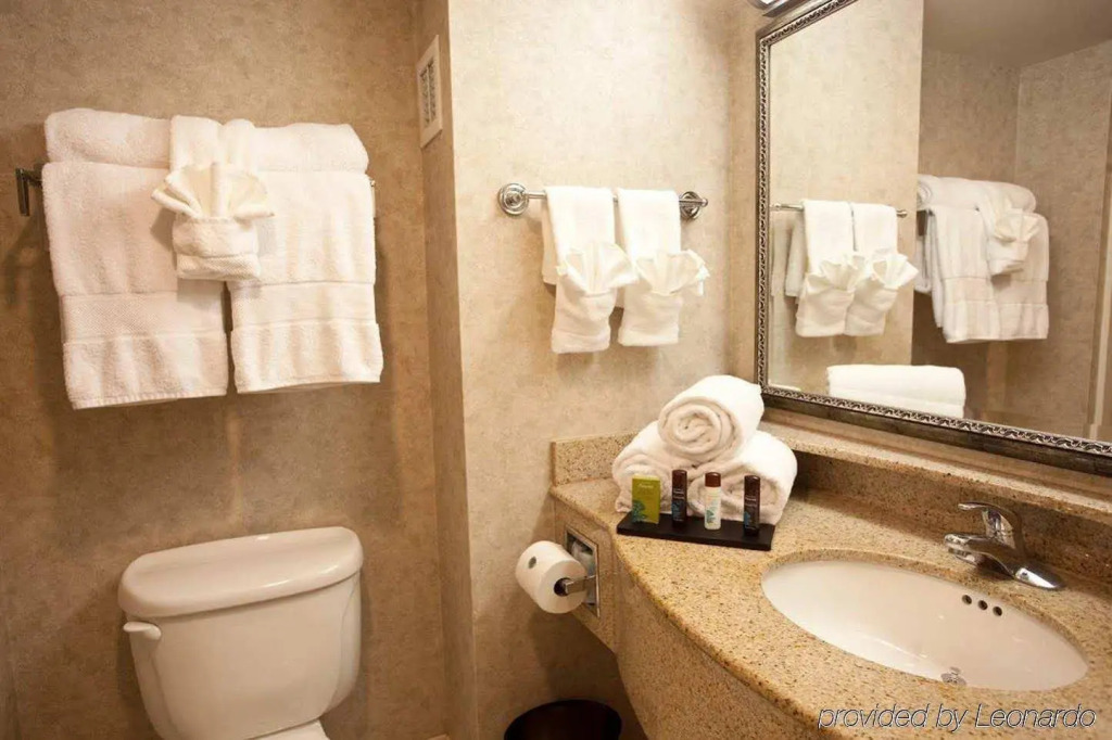 Embassy Suites Louisville East
