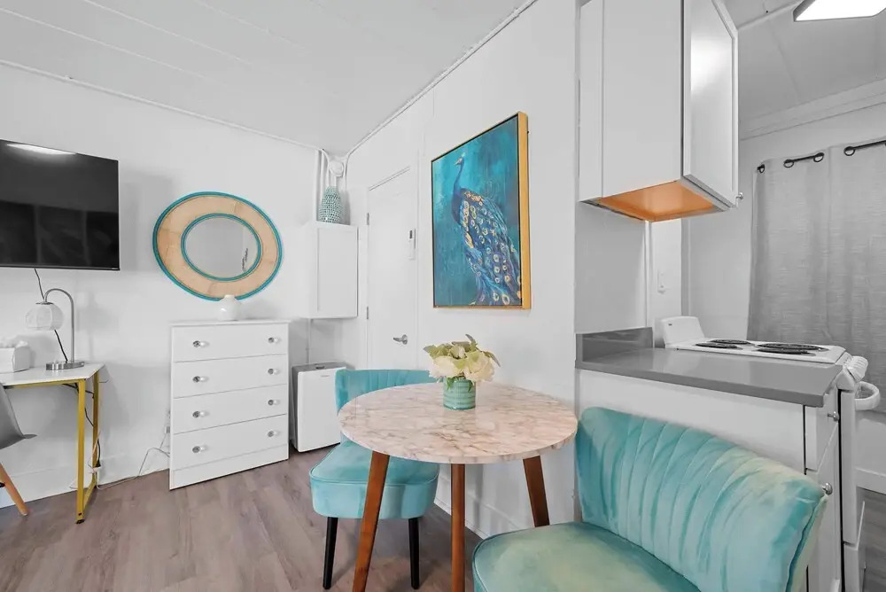 Chic City Retreat 93A Sleeps 2