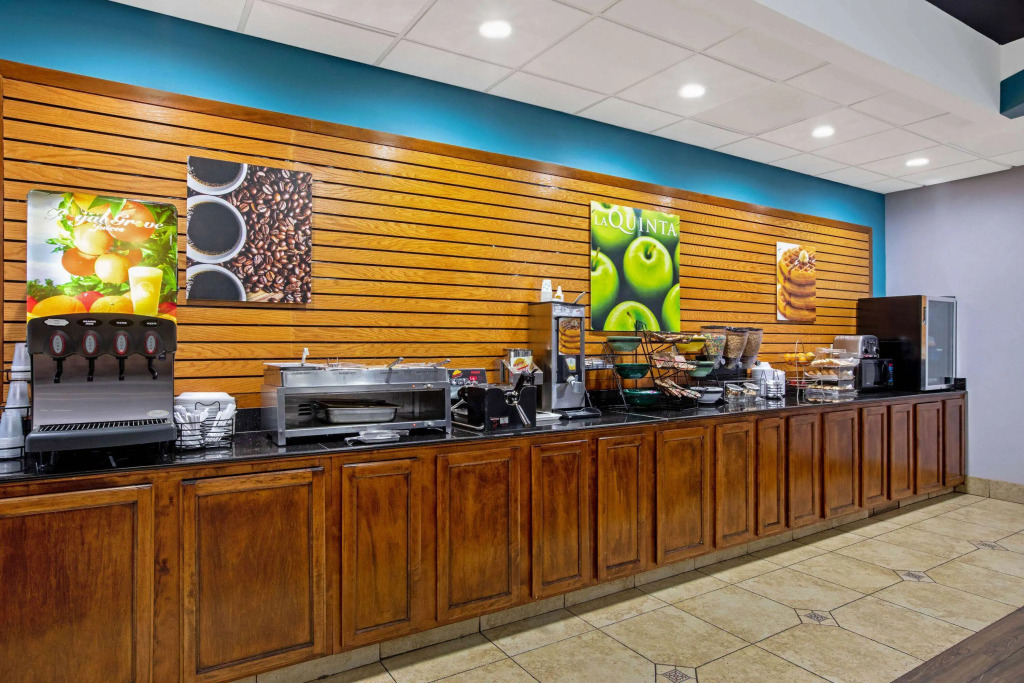 La Quinta by Wyndham Tulsa Airport / Expo Square