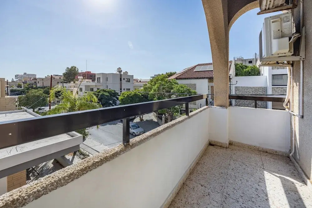 Trygoni Court - Elegant Downtown 3-bdr Apartment