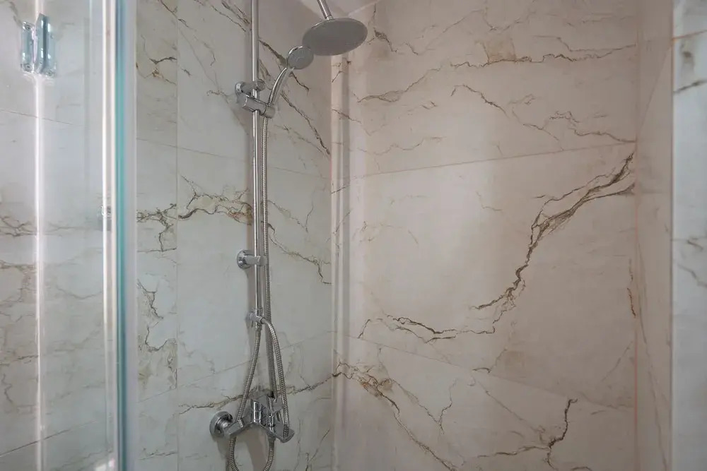 Luxury Comfort in Pagrati - 5 min to Varnava Square