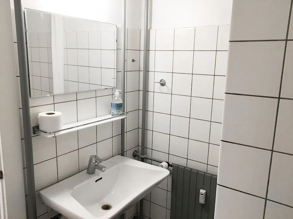 Apartment close to Metro 140-1