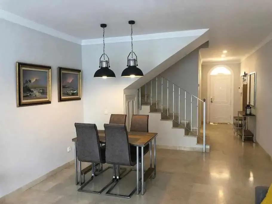 ALOHA - Espectacular Apartamento con 3 piscinas, 3 terrazas y parking