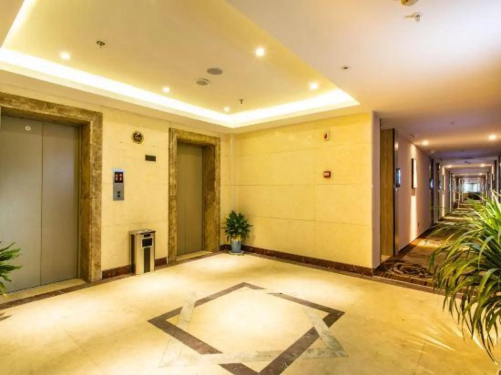 Qianlong Hotel