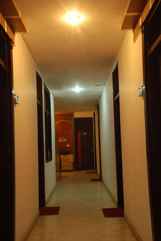 Hotel Baba Deluxe near New Delhi Railway Station and City Center -By RCG Hotels
