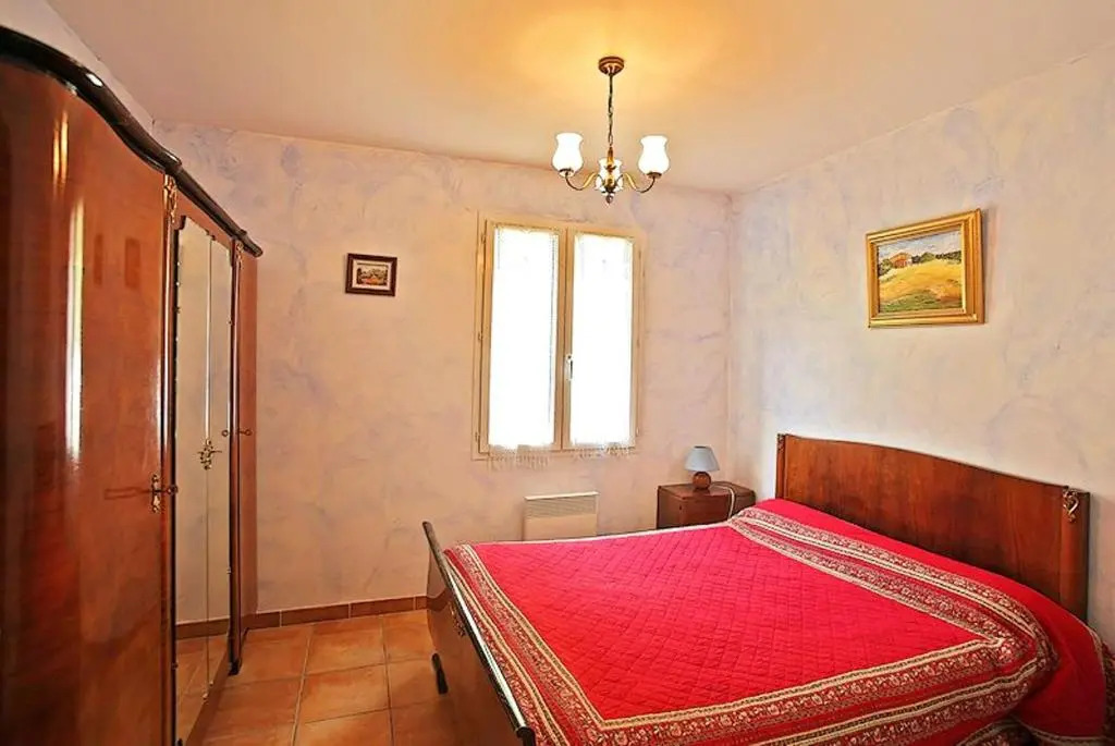 Maison de 3 chambres avec piscine partagee terrasse et wifi a Rustrel