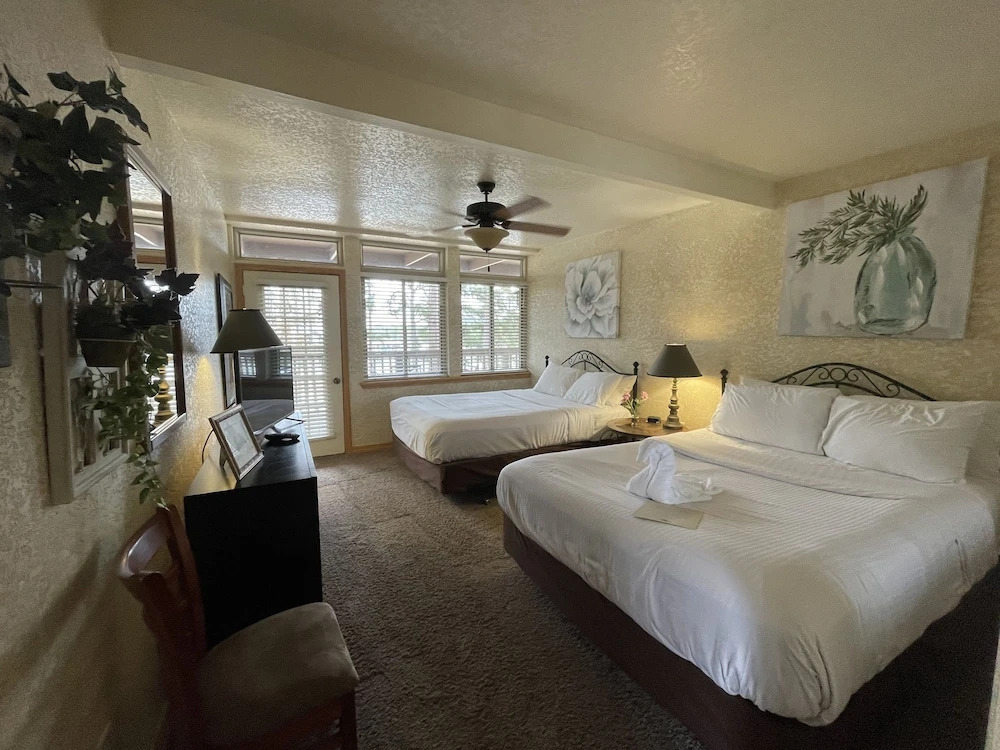 C3 - Mountain Harbor Lodge cottage on Lake Ouachita