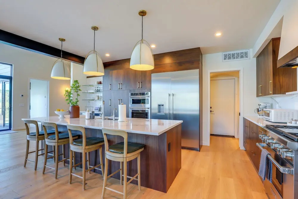 Private Hot Tub! Luxe Hood River Retreat Near Dtwn