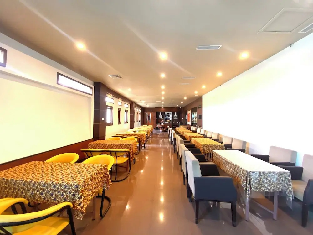 Hotel Golden Season