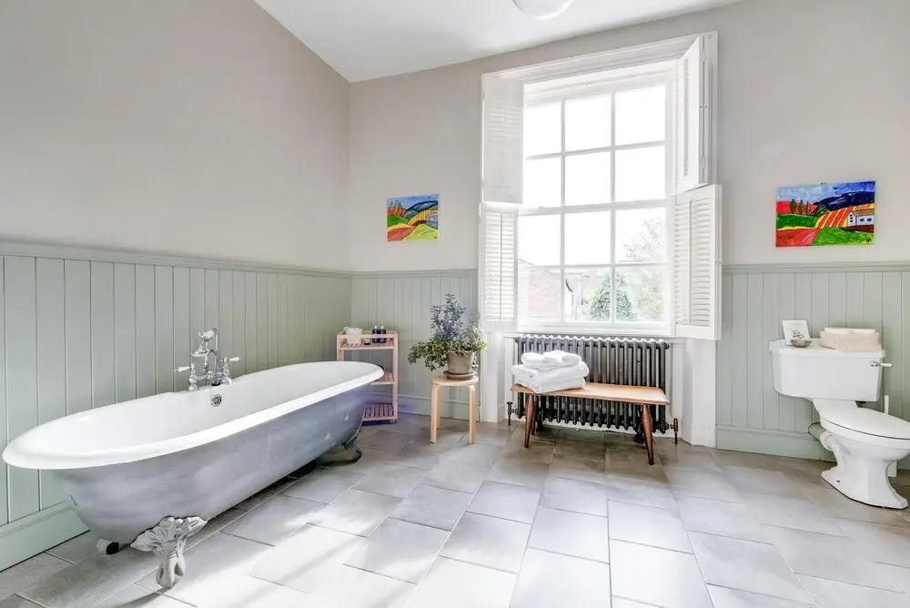 Spectacular 4BR Townhouse in Georgian Quarter, free parking