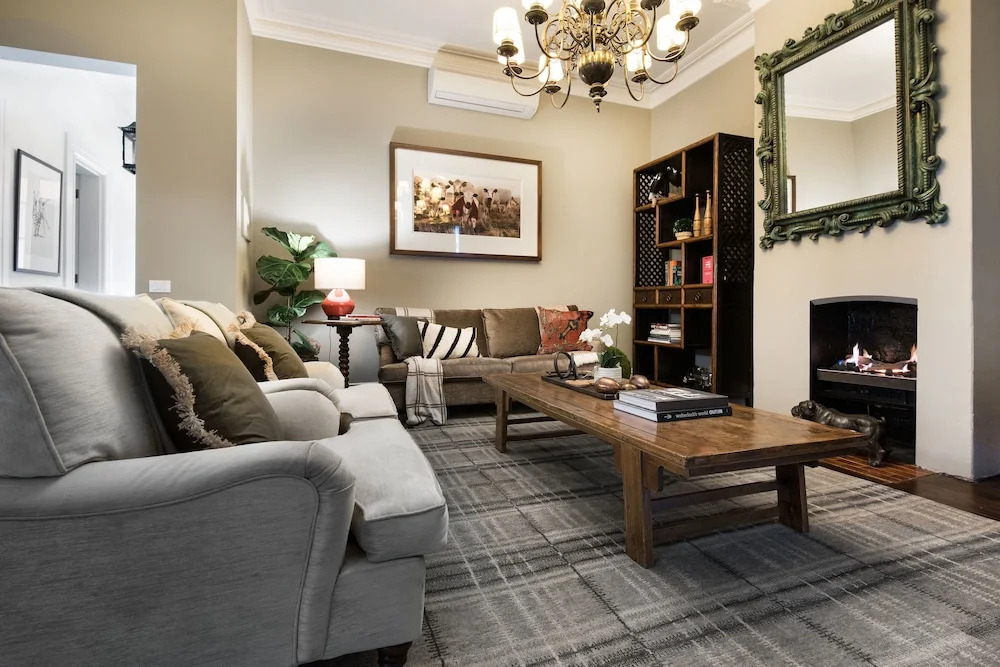 Hillcrest Apartment