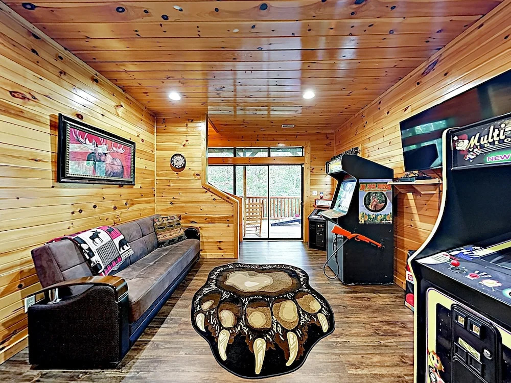 1268 Sevierville - 4 Br Cabin