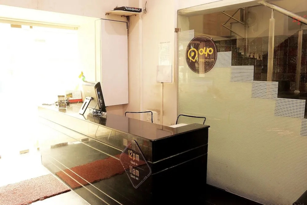 OYO 1483 Hotel Hiland Inn