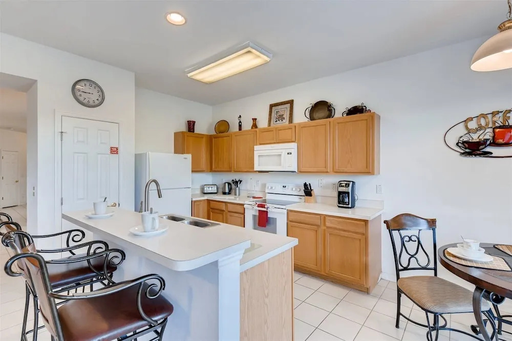 Beautiful 4 Bedroom 3 Bath Home With Private Pool Backing up to Nature Preserve - 504