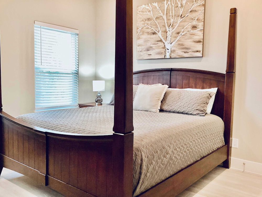 Kemah Marina  Home for 8