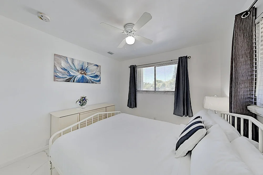 Stylish Getaway W/ New Interior & Private Hot Tub 4 Bedroom Home