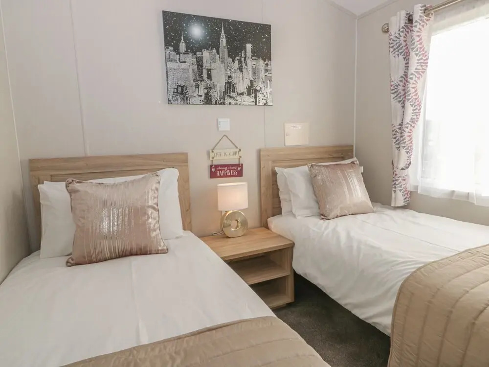 Stylish Lodge set in the Sand le Mere Holiday Park