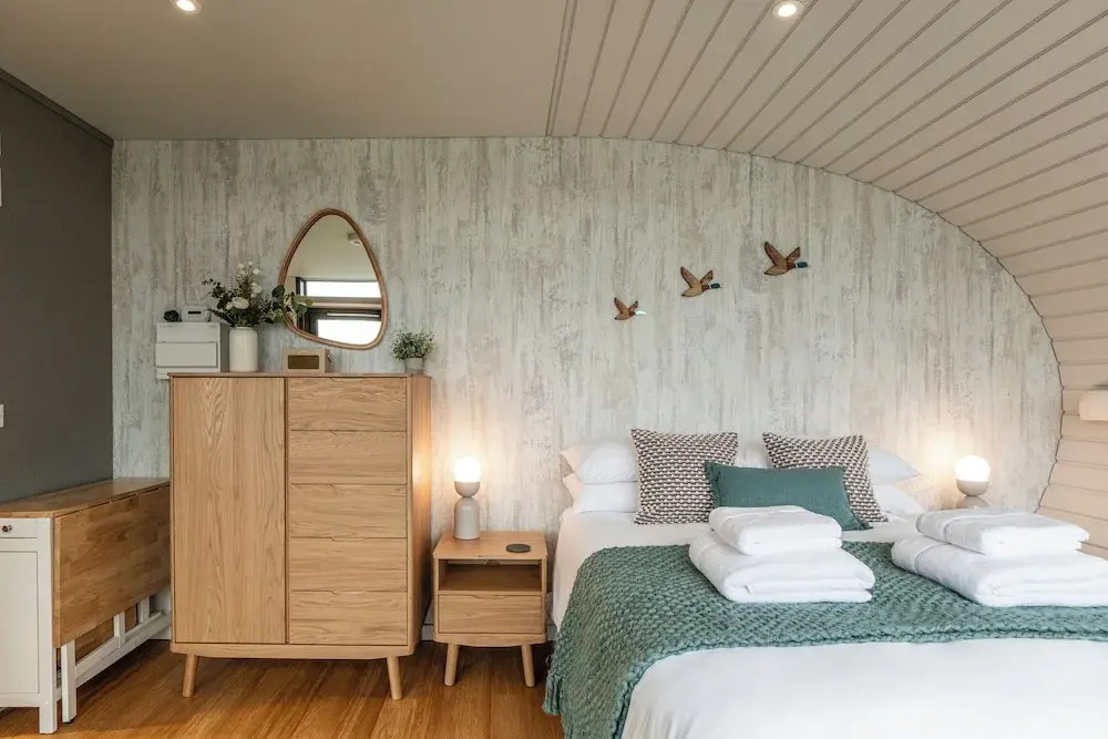 Sustainable Pod on Old Chalford Farm