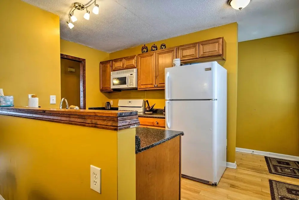 Wooded Twin Lakes Retreat: 13 Mi to Lake Michigan!