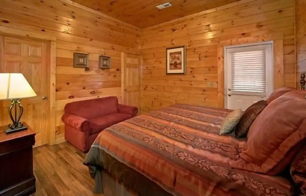 Smoky Mountain Lodge
