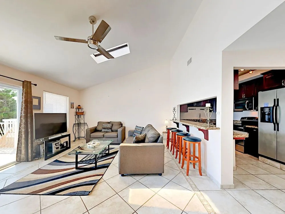 125 E Verna Jean - 4 Br Townhouse
