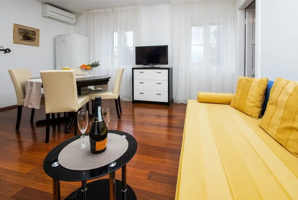 Guest House Leta
