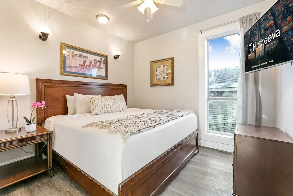Fully Furnished Condos Near St Charles