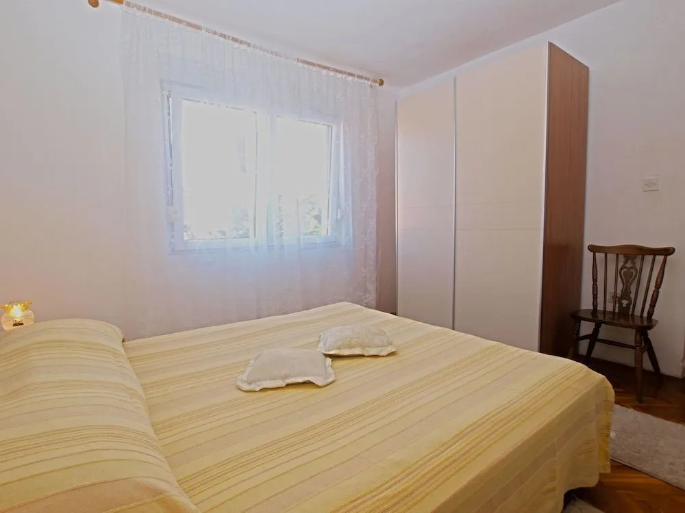 Apartment 1198