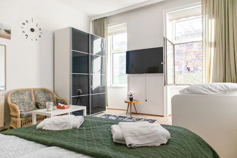 Comfortable 3BR Apt Danube Millennium