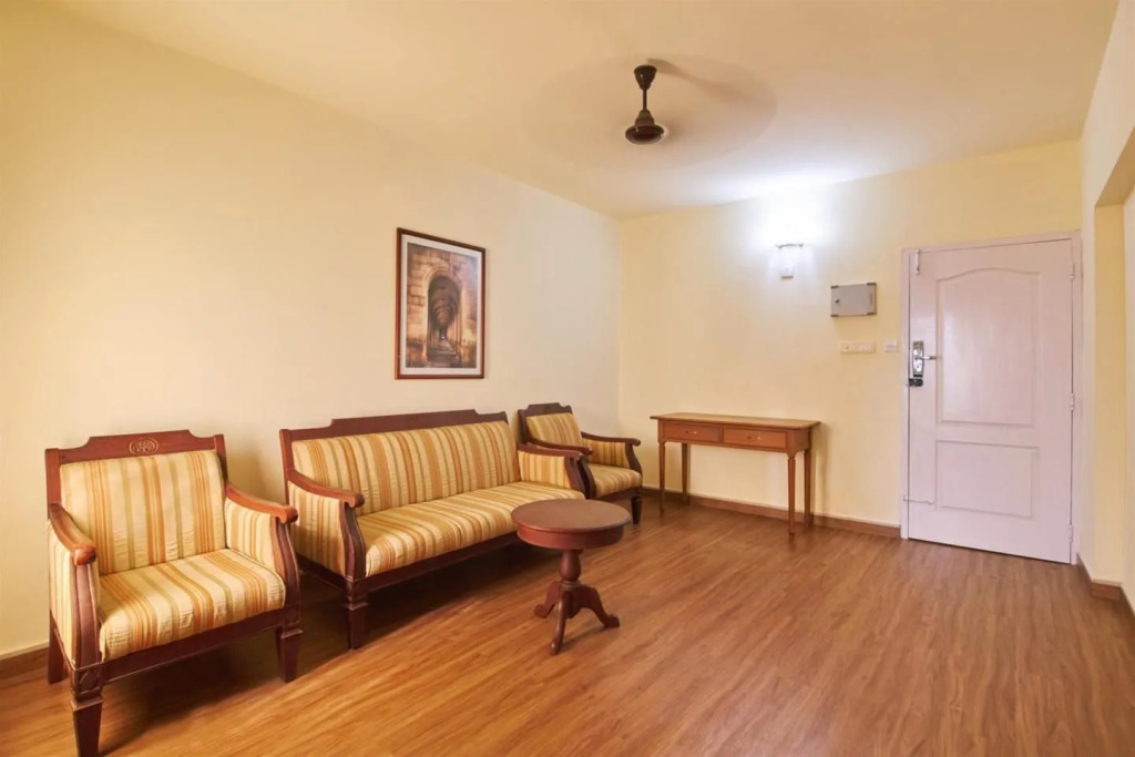 Plaza Suites