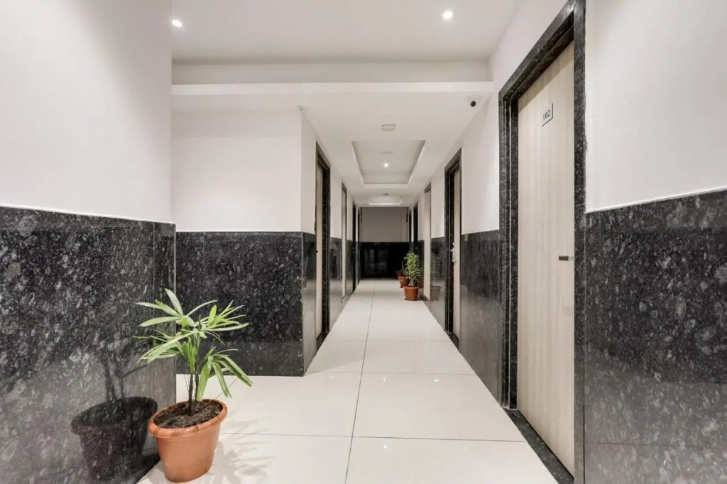 FabHotel Pishori Inn