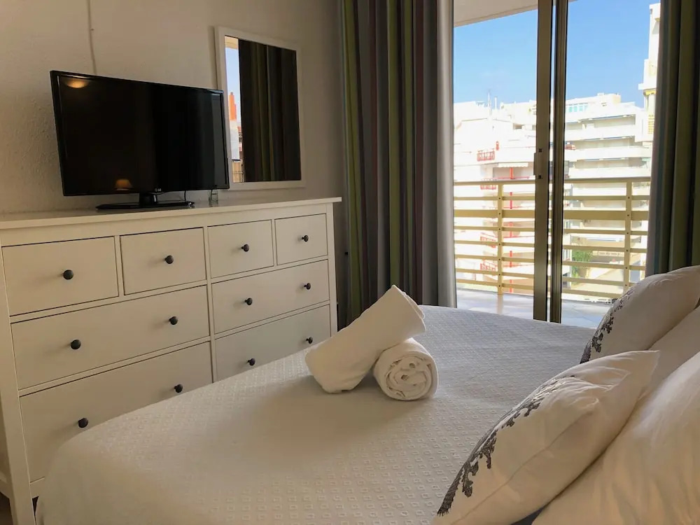 T&H Novelty 415 Family Apartment