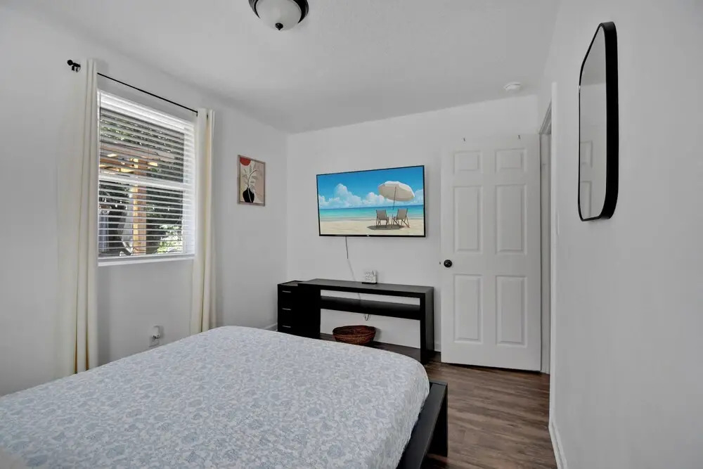 Downtown Jacksonville Retreat Pet-friendly With Hot Tub & Backyard Oasis