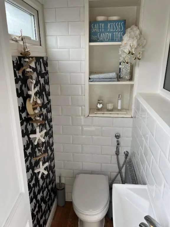 Sea Facing 2Bd Terraced Home - Peacehaven