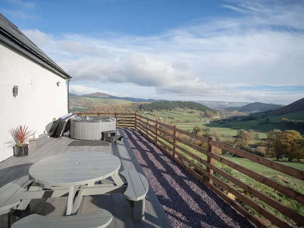 Tyn Llwyn Barn