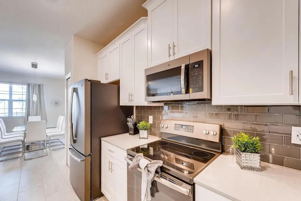 4825 LL - Storey Lake - 5bd/4ba Private Pool