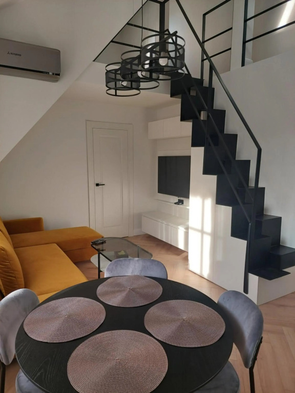 S.I. House