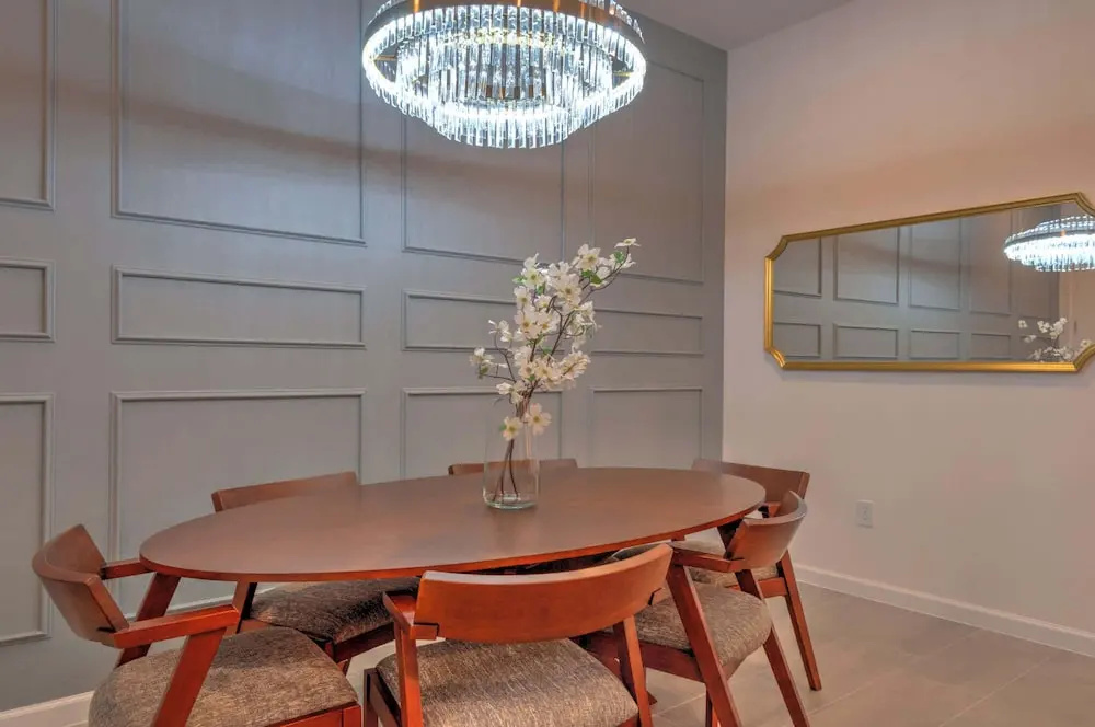 Luxury Townhouse w/ Private Pool Near Disney & Universal