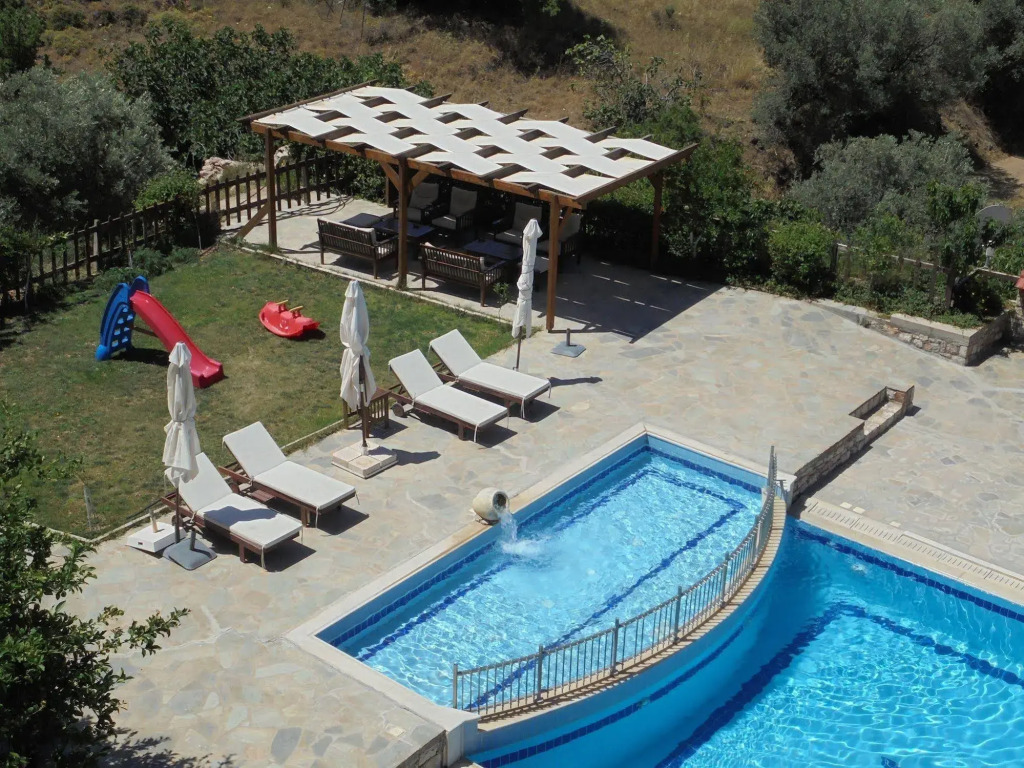 Ataviros Hotel
