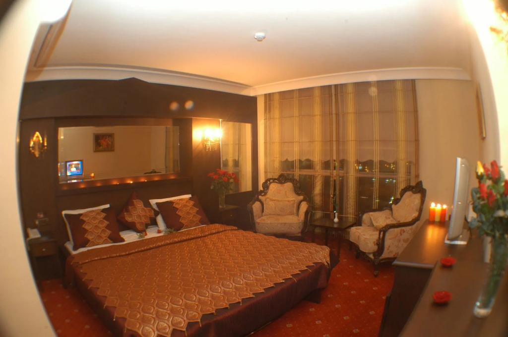 Saren Otel