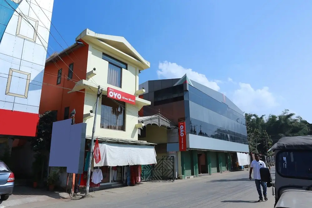 OYO 10783 Hotel River Moon