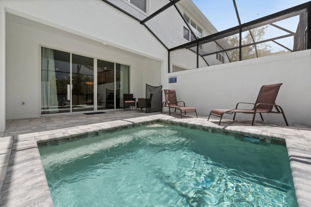Cozy 3bd 3bath @HiddenForest with pool